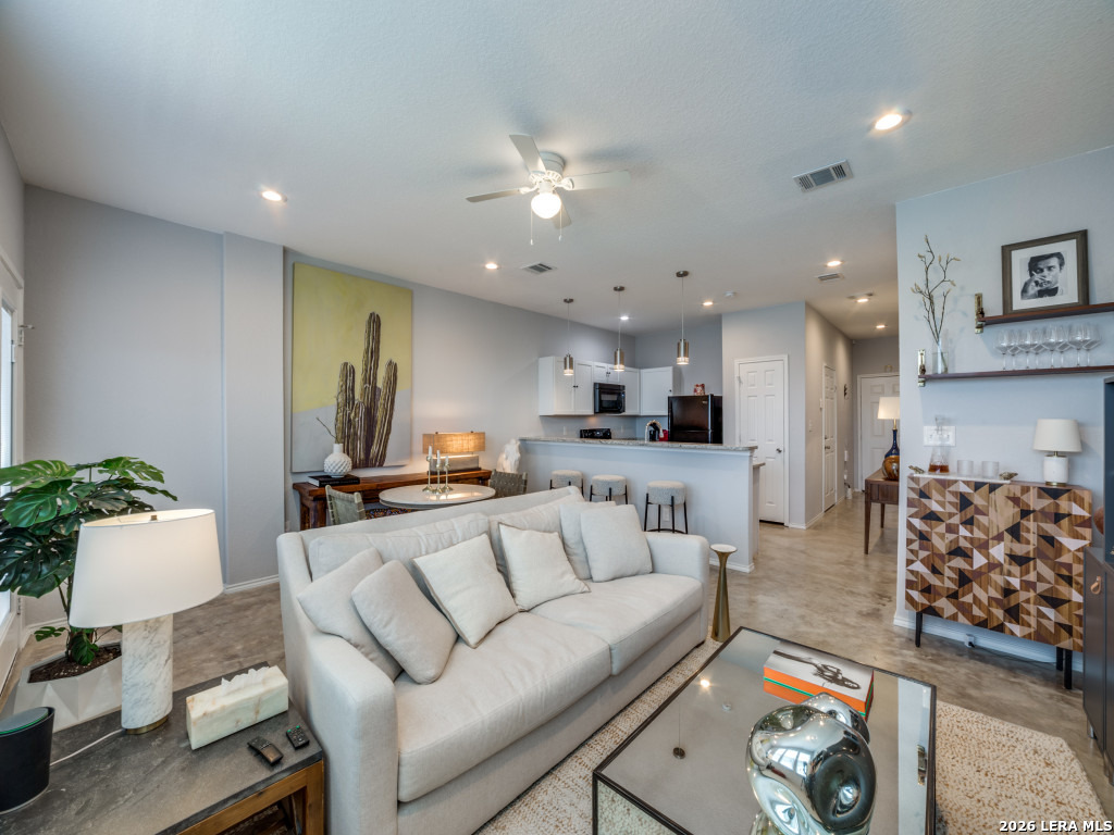 6918 Crestway Road San Antonio, TX 78239 - Photo 4 of 24