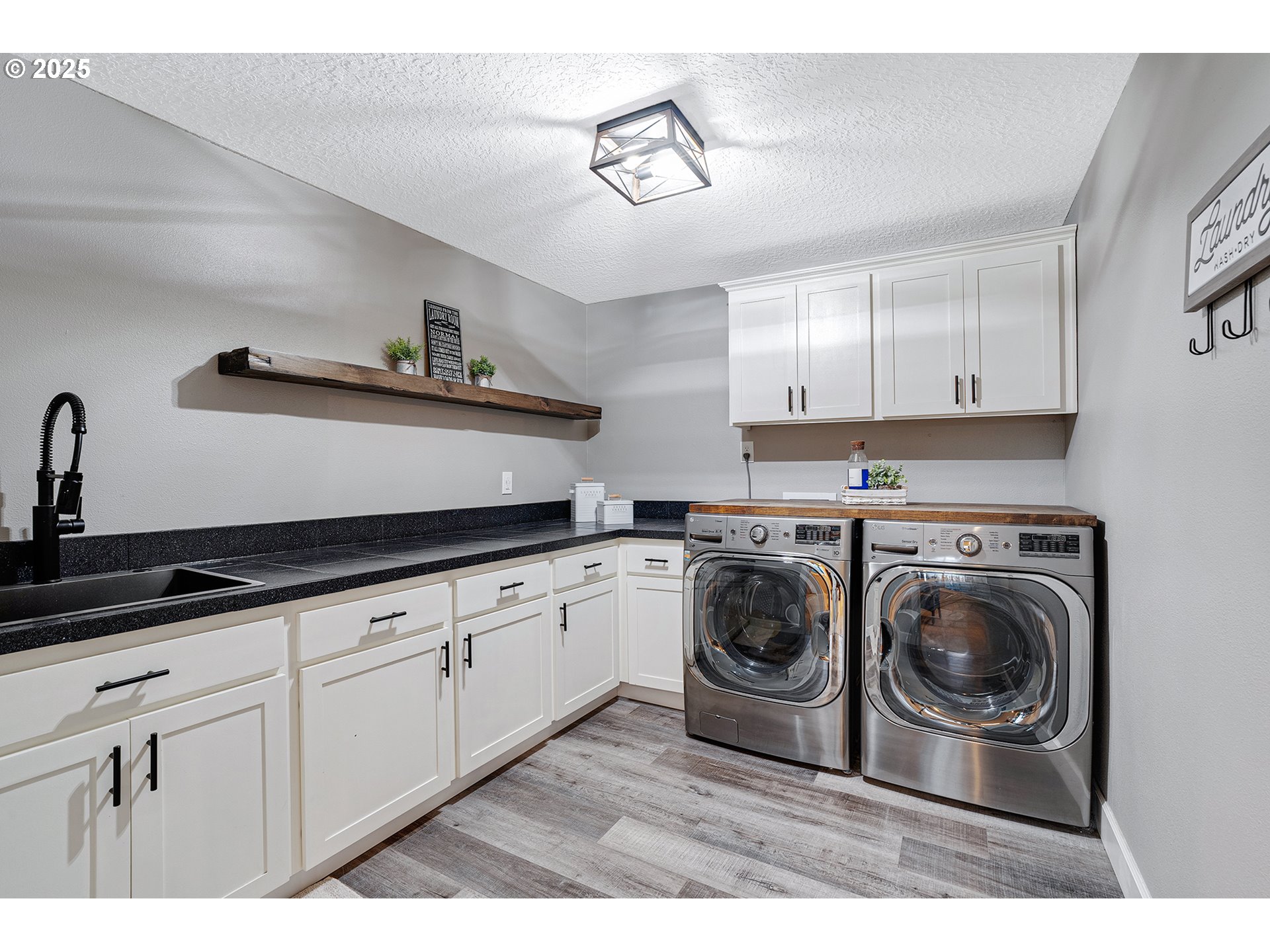 27636 Southwest Grahams Ferry Road Sherwood, OR 97140 - Photo 23 of 38 Laundry