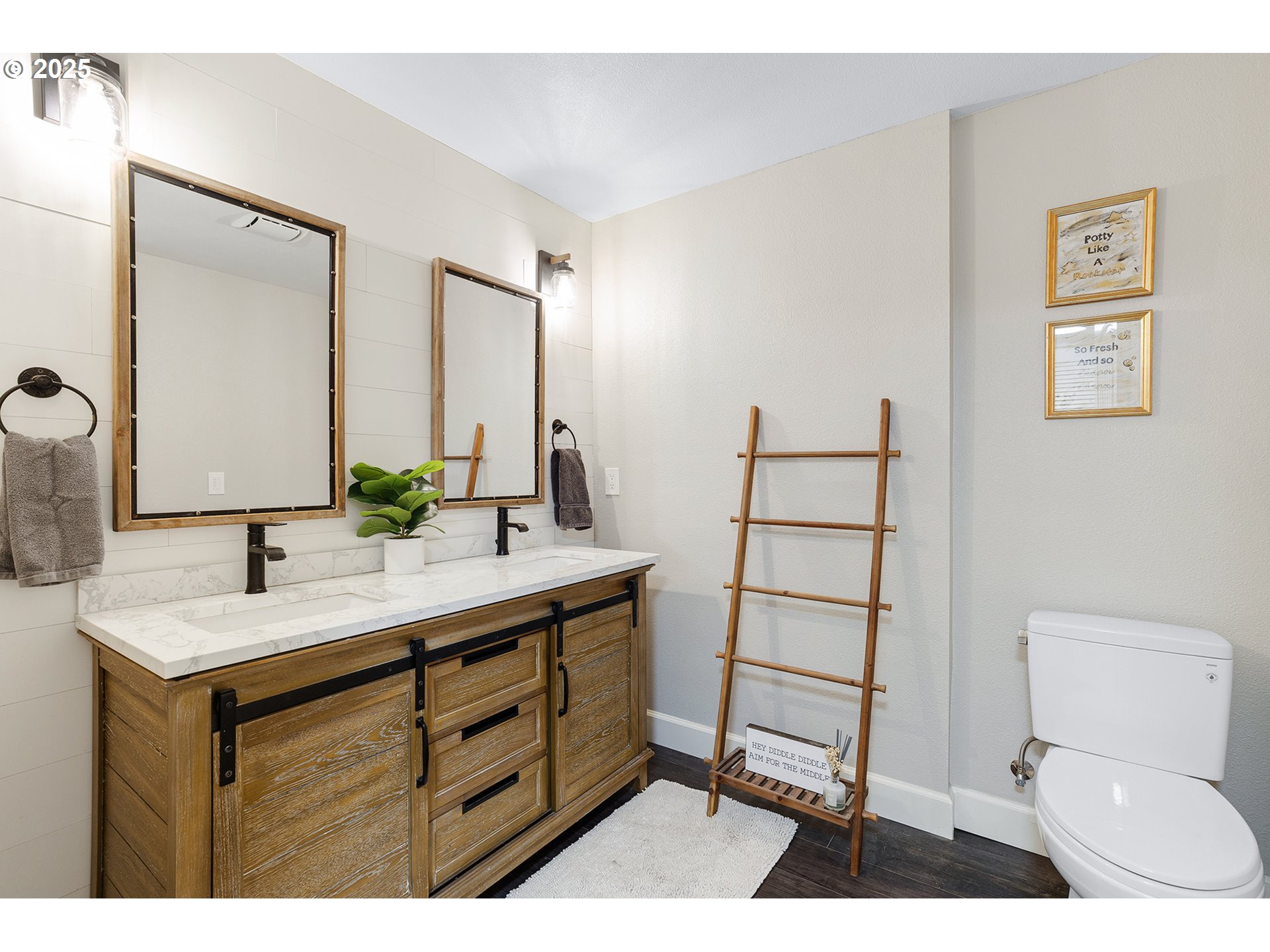 27636 Southwest Grahams Ferry Road Sherwood, OR 97140 - Photo 25 of 38 Bathroom