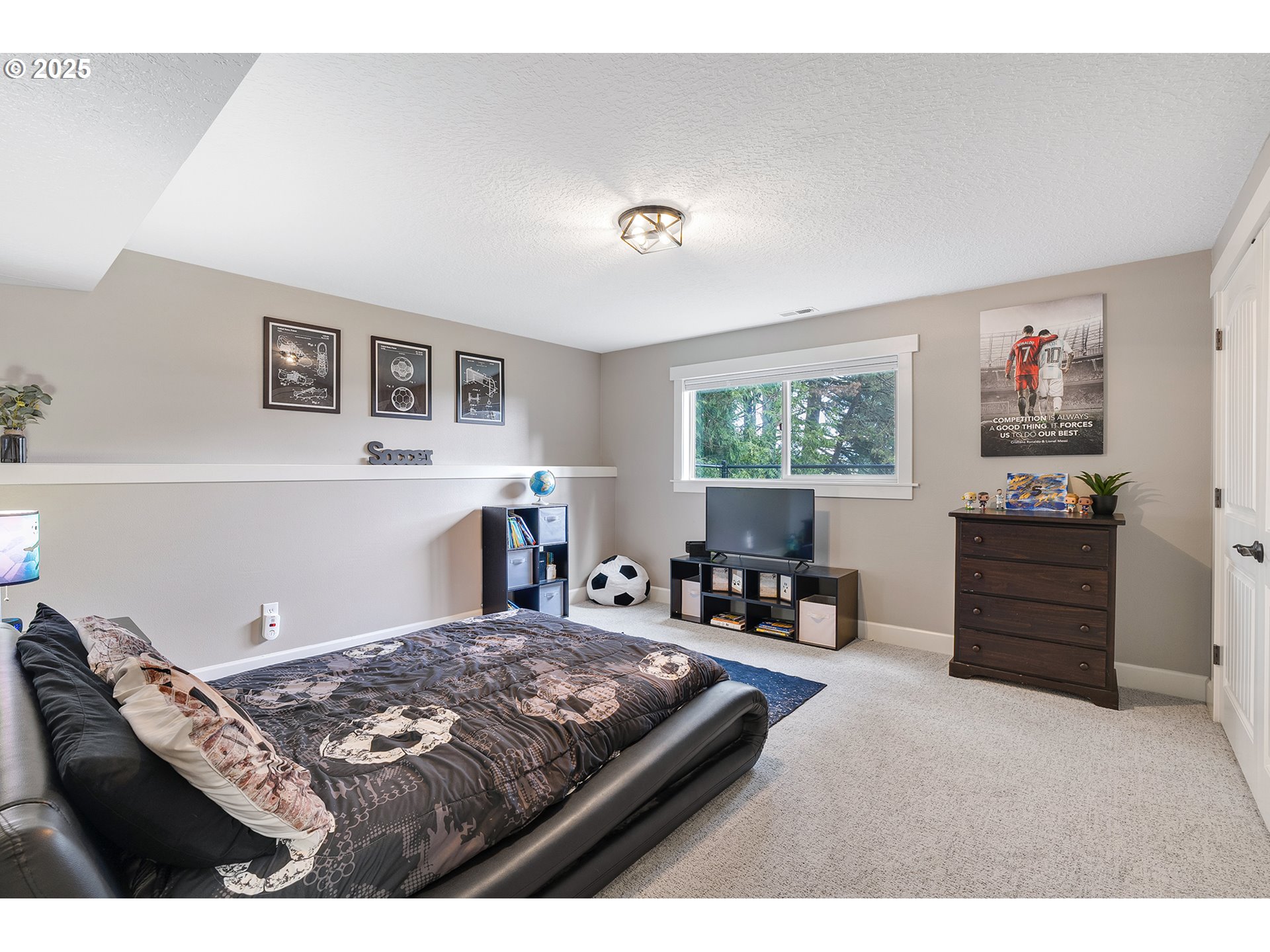 27636 Southwest Grahams Ferry Road Sherwood, OR 97140 - Photo 27 of 38 Bedroom