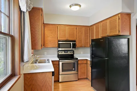 $995,000 | 197 North Kent Street, St. Paul, MN 55102