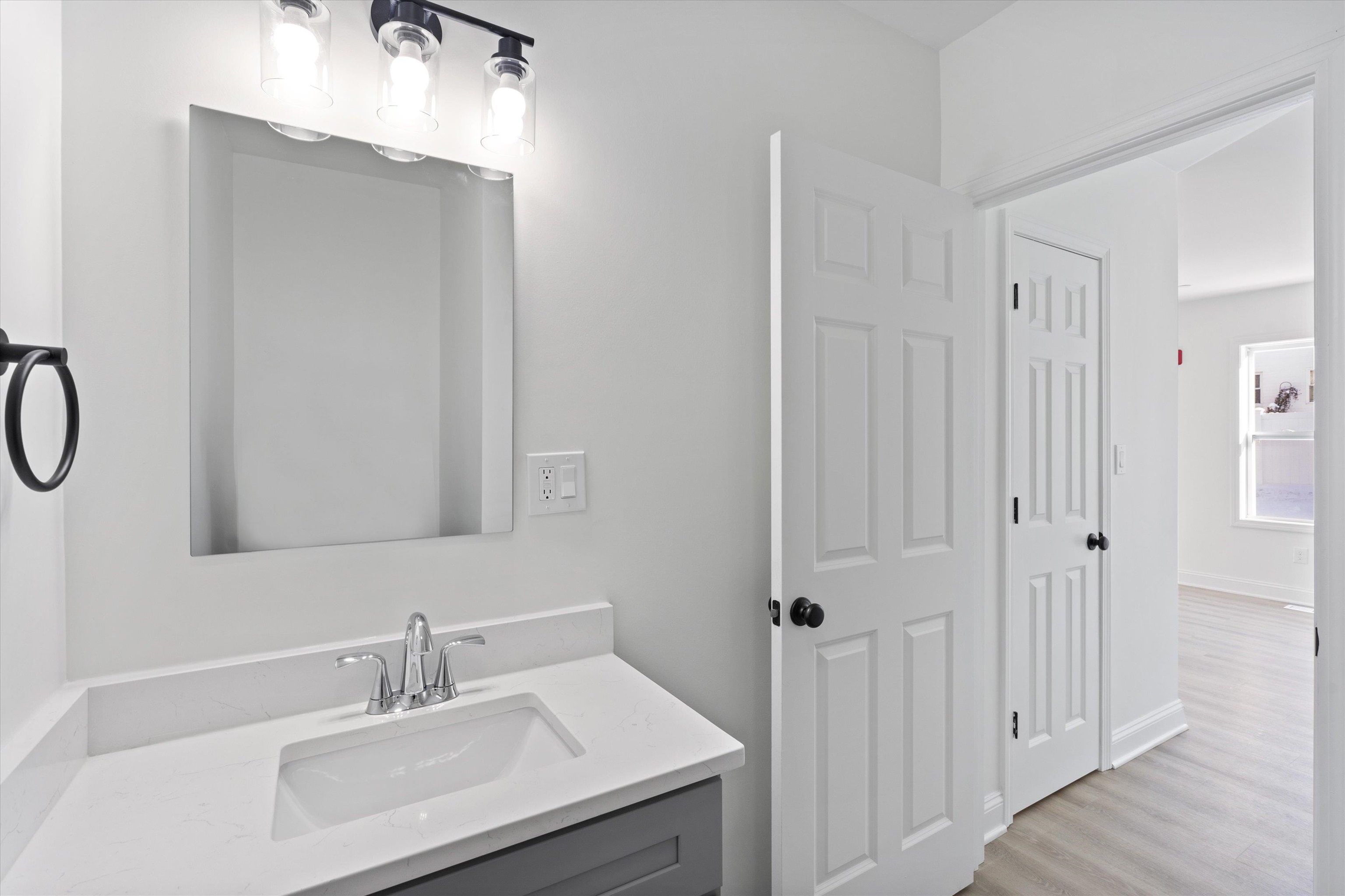 51 Birch Street Derry, NH 03038 - Photo 19 of 42