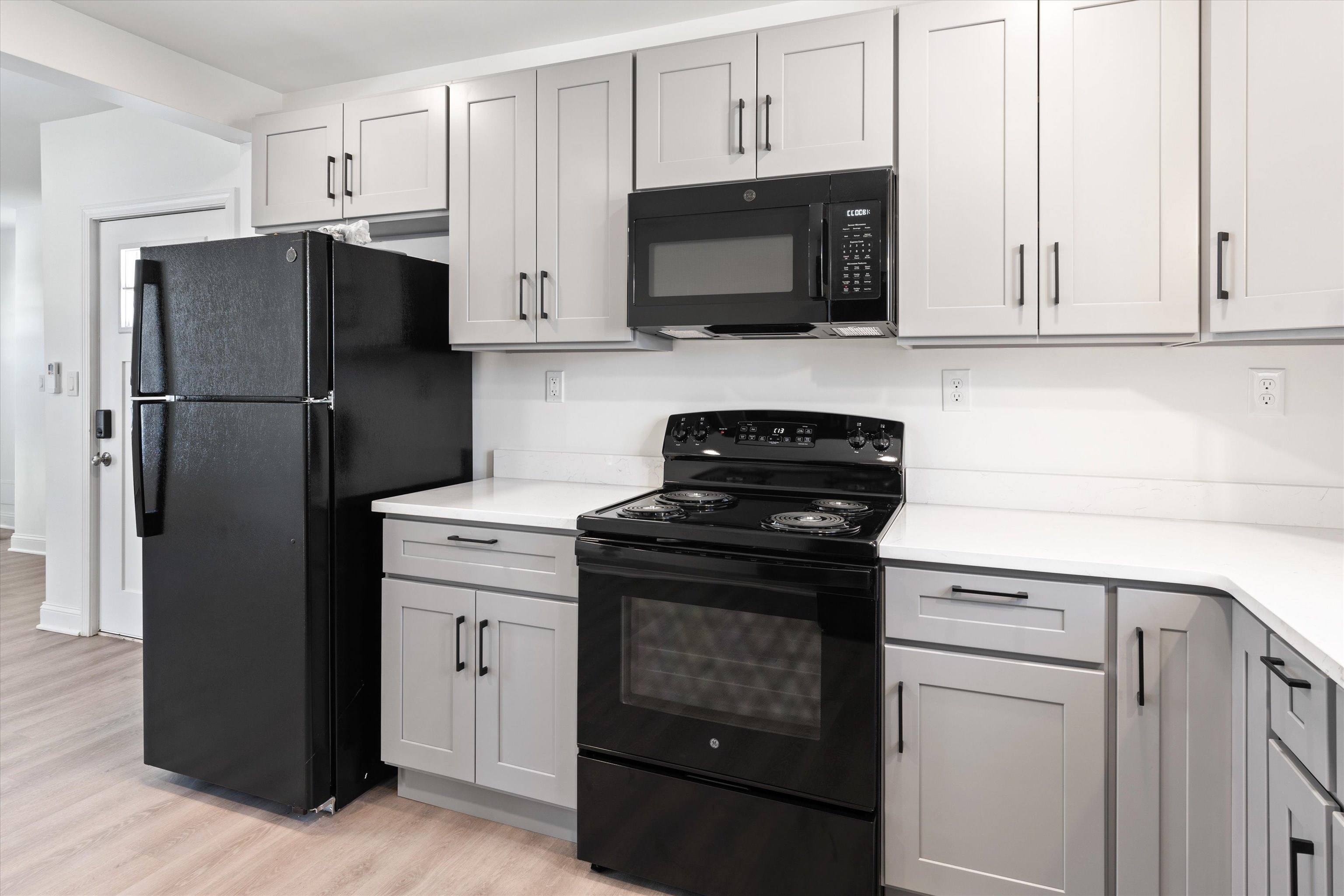 51 Birch Street Derry, NH 03038 - Photo 9 of 42