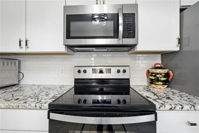 $275,000 | 10538 Cleveland Avenue, Kansas City, MO 64137