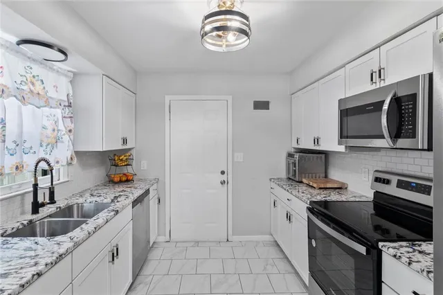 $275,000 | 10538 Cleveland Avenue, Kansas City, MO 64137