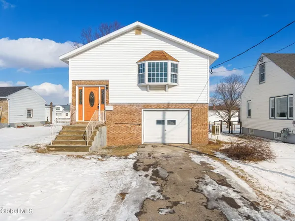 $279,999 | 27 Grieme Avenue, Amsterdam, NY 12010