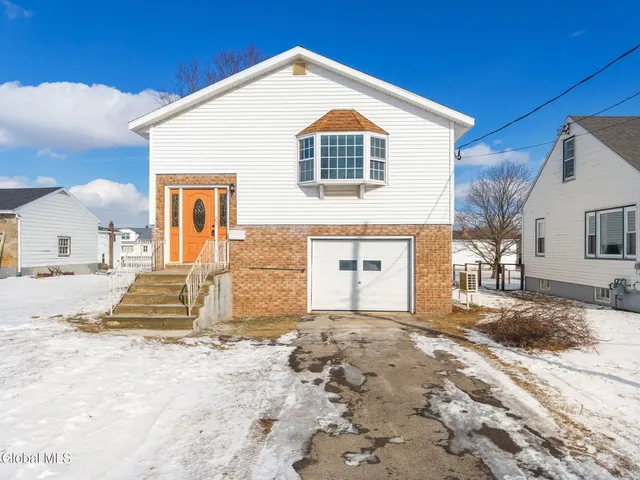 $299,999 | 27 Grieme Avenue, Amsterdam, NY 12010