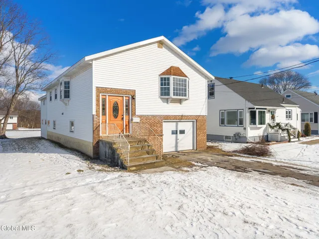 $299,999 | 27 Grieme Avenue, Amsterdam, NY 12010