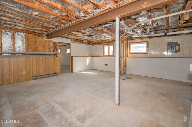 $299,999 | 27 Grieme Avenue, Amsterdam, NY 12010