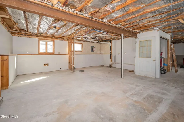 $299,999 | 27 Grieme Avenue, Amsterdam, NY 12010