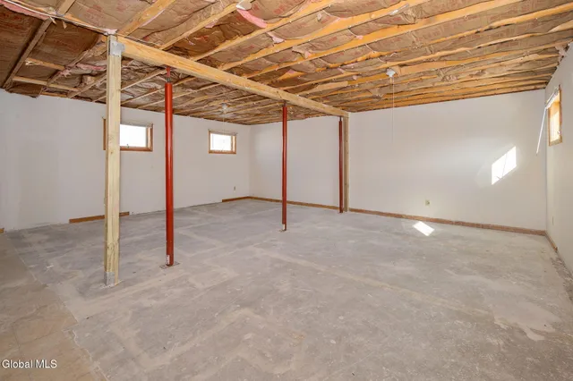 $299,999 | 27 Grieme Avenue, Amsterdam, NY 12010