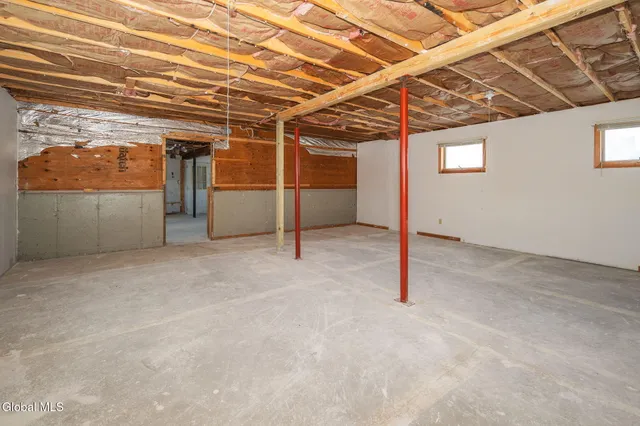 $299,999 | 27 Grieme Avenue, Amsterdam, NY 12010