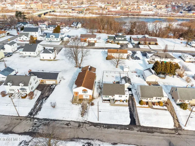 $299,999 | 27 Grieme Avenue, Amsterdam, NY 12010