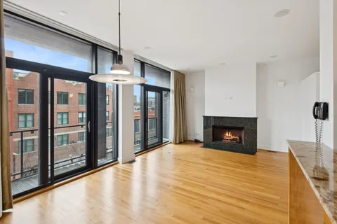 $6,350 | 2734 North Lincoln Avenue, Unit 3E, Chicago, IL 60614