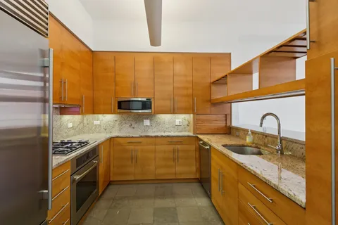 $6,350 | 2734 North Lincoln Avenue, Unit 3E, Chicago, IL 60614