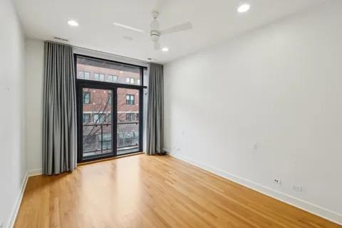 $6,350 | 2734 North Lincoln Avenue, Unit 3E, Chicago, IL 60614