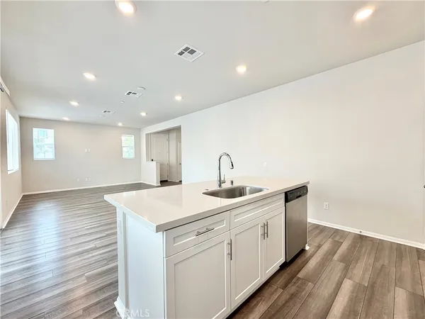 $3,275 | 40617 Birchfield Drive, Temecula, CA 92591