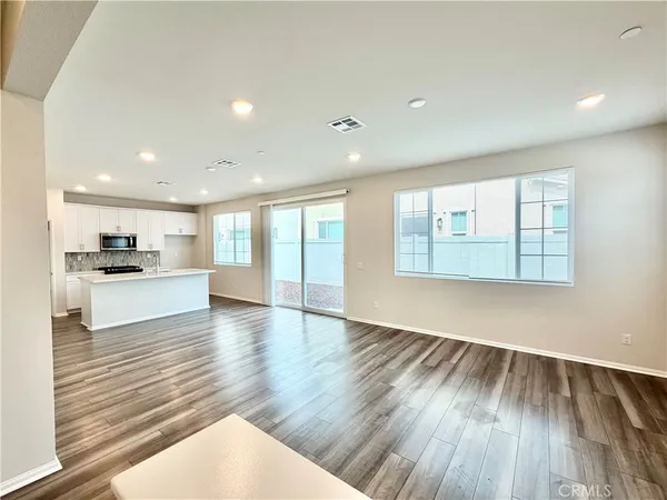 $3,275 | 40617 Birchfield Drive, Temecula, CA 92591