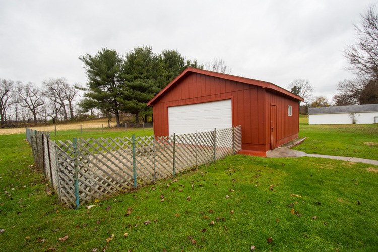 57111 Butternut Road South Bend, IN 46619 - Photo 5 of 35 Gallery Image 5