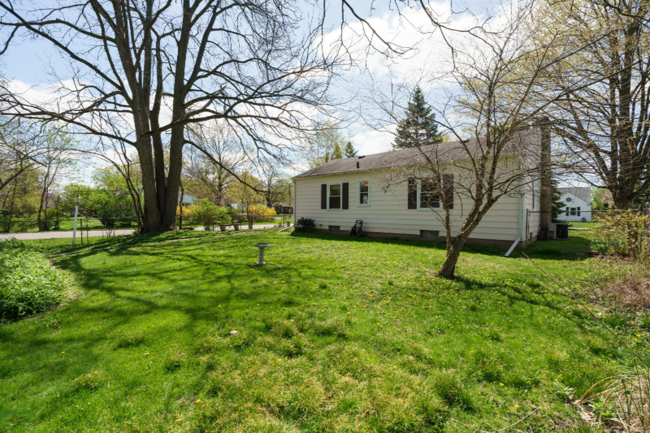 2031 Paddington Road Kalamazoo, MI 49001 - Photo 19 of 25 Paddington_Rd_2031_Kalamazoo_49001-34