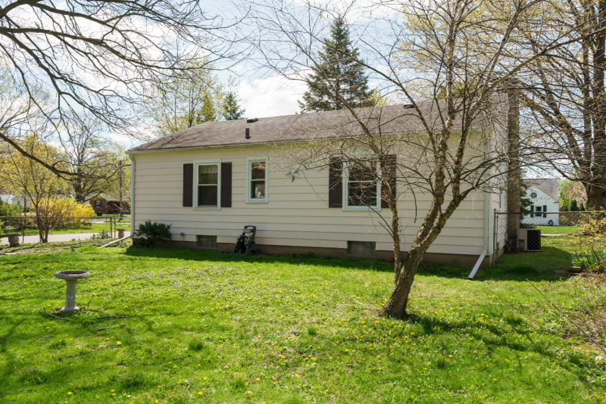 2031 Paddington Road Kalamazoo, MI 49001 - Photo 21 of 25 Paddington_Rd_2031_Kalamazoo_49001-33