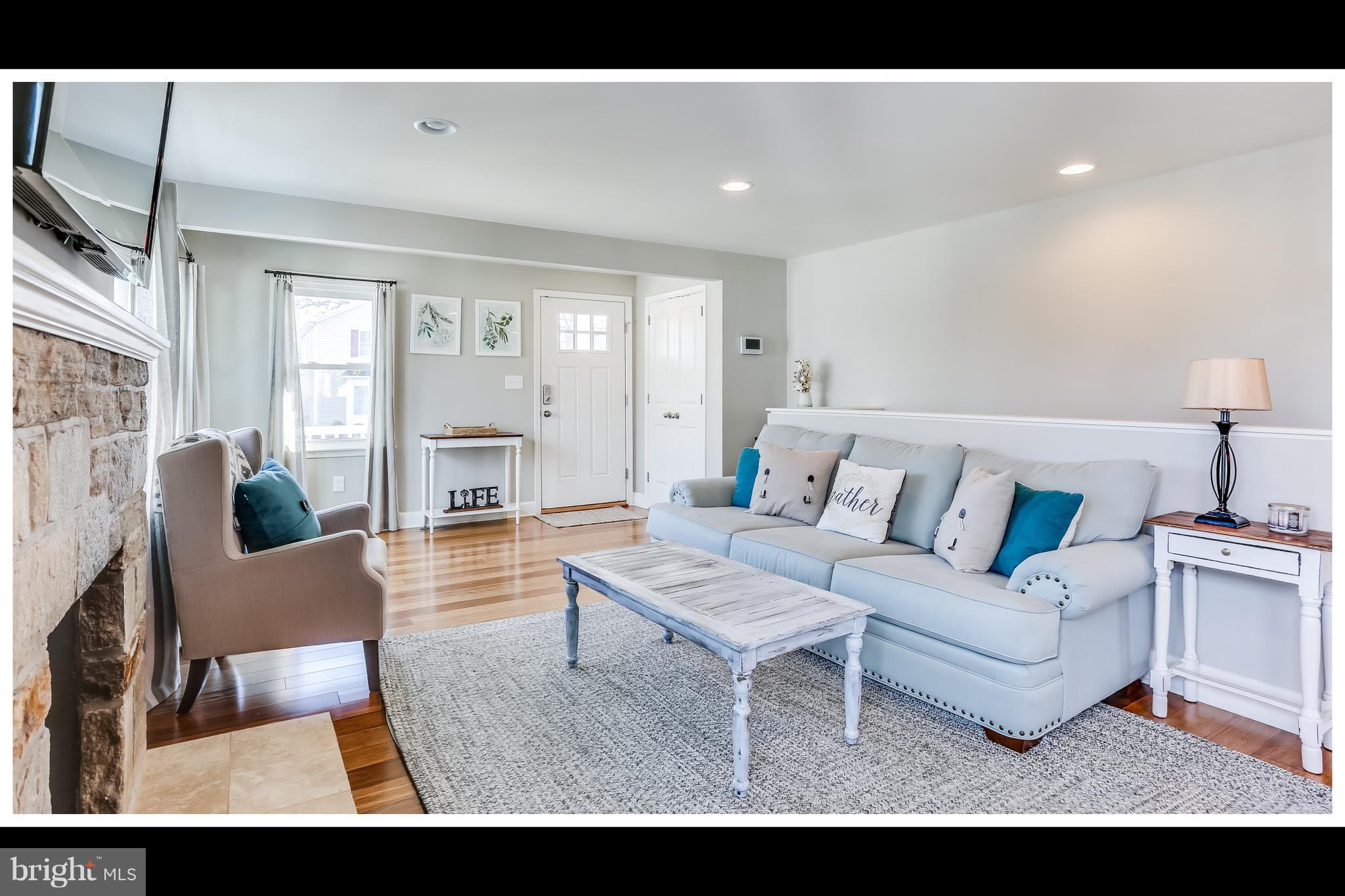 38 Belfast Road Lutherville-Timonium, MD 21093 - Photo 8 of 30 Living Room