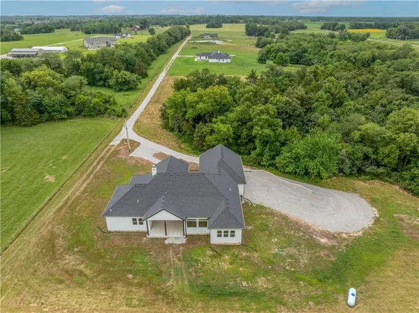 $669,000 | 19657 Mather Road, Sedalia, MO 65301