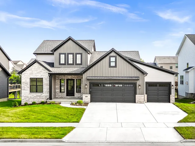 $559,900 | 5005 Finlen Lane, Bloomington, IL 61705