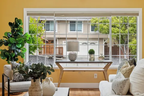 $1,499,000 | 33 Plata Court, Novato, CA 94947