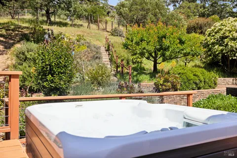 $1,499,000 | 33 Plata Court, Novato, CA 94947