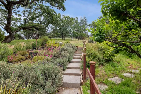 $1,499,000 | 33 Plata Court, Novato, CA 94947