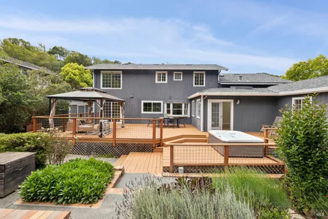 $1,499,000 | 33 Plata Court, Novato, CA 94947