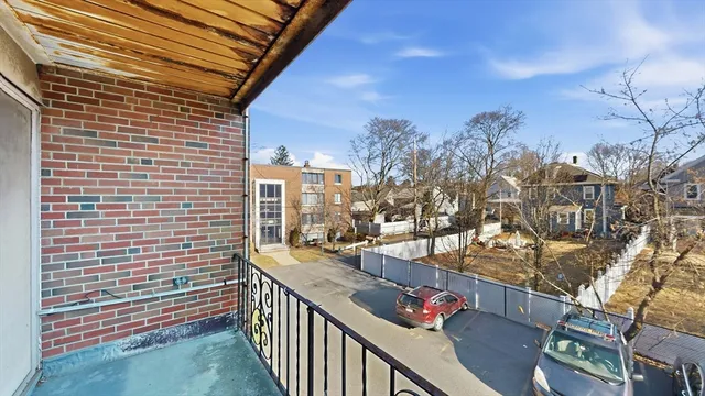 $2,395 | 175 West Wyoming Avenue, Unit 42, Melrose, MA 02176