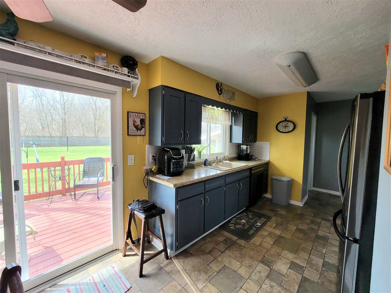 2416 Howe Road Burton, MI 48519 - Photo 4 of 29 50071318-3.JPG