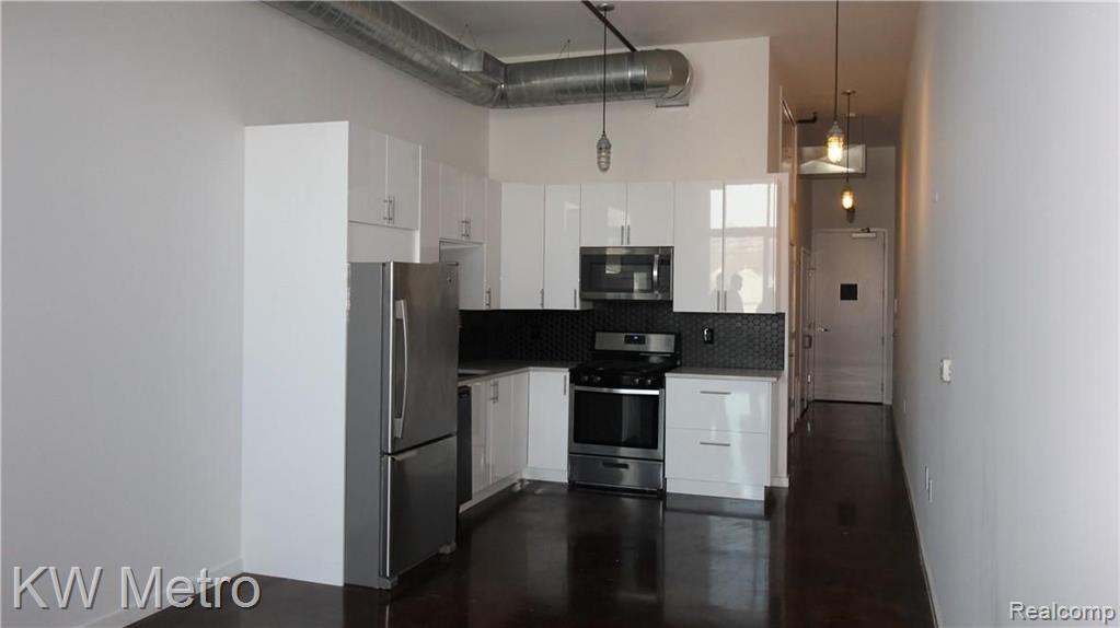 211 East 9 Mile Road, Unit 209A Ferndale, MI 48220 - Photo 4 of 16