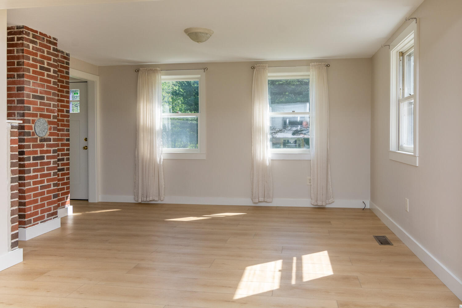 104 Sawyer Road Scarborough, ME 04074 - Photo 5 of 19 familyroom