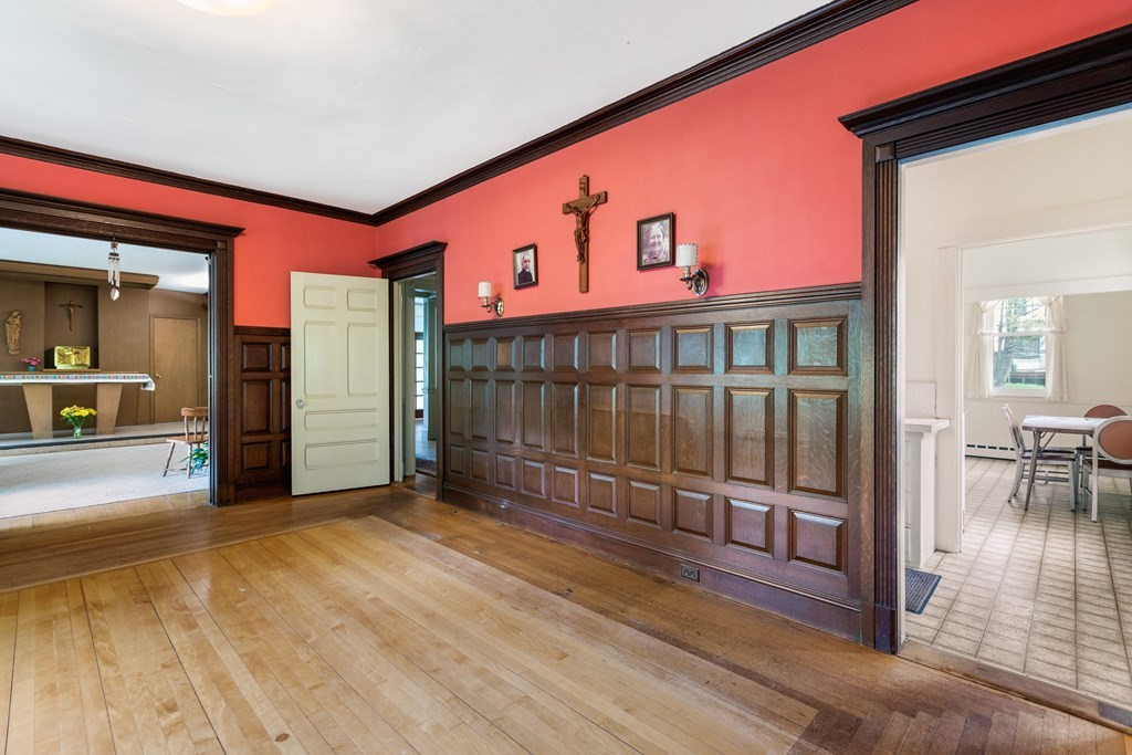 242 Salisbury Street Worcester, MA 01609 - Photo 14 of 42