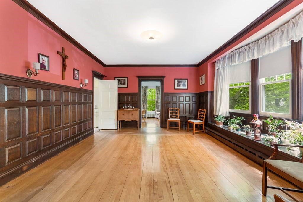 242 Salisbury Street Worcester, MA 01609 - Photo 16 of 42