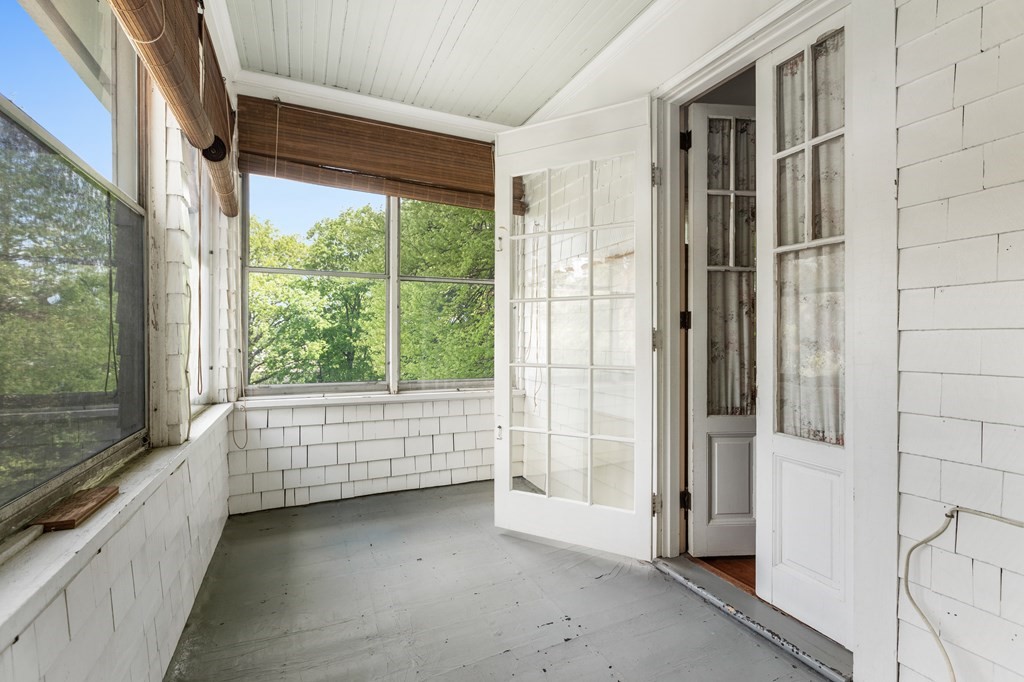 242 Salisbury Street Worcester, MA 01609 - Photo 33 of 42