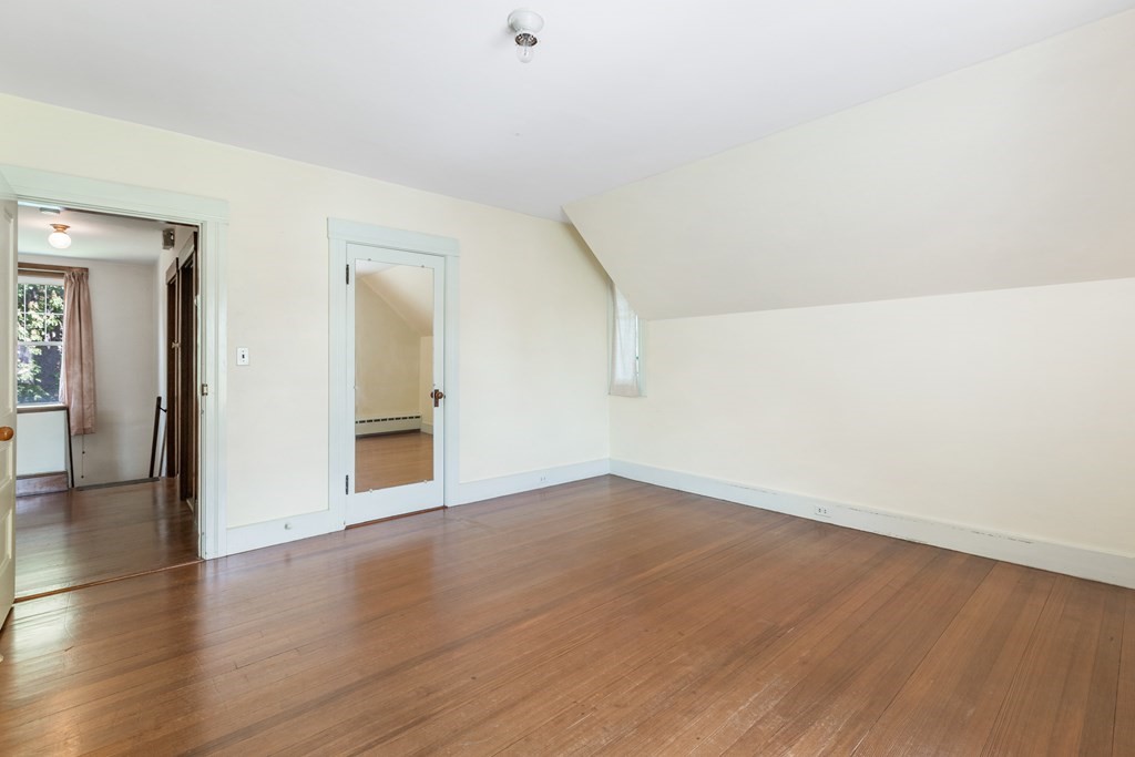 242 Salisbury Street Worcester, MA 01609 - Photo 37 of 42