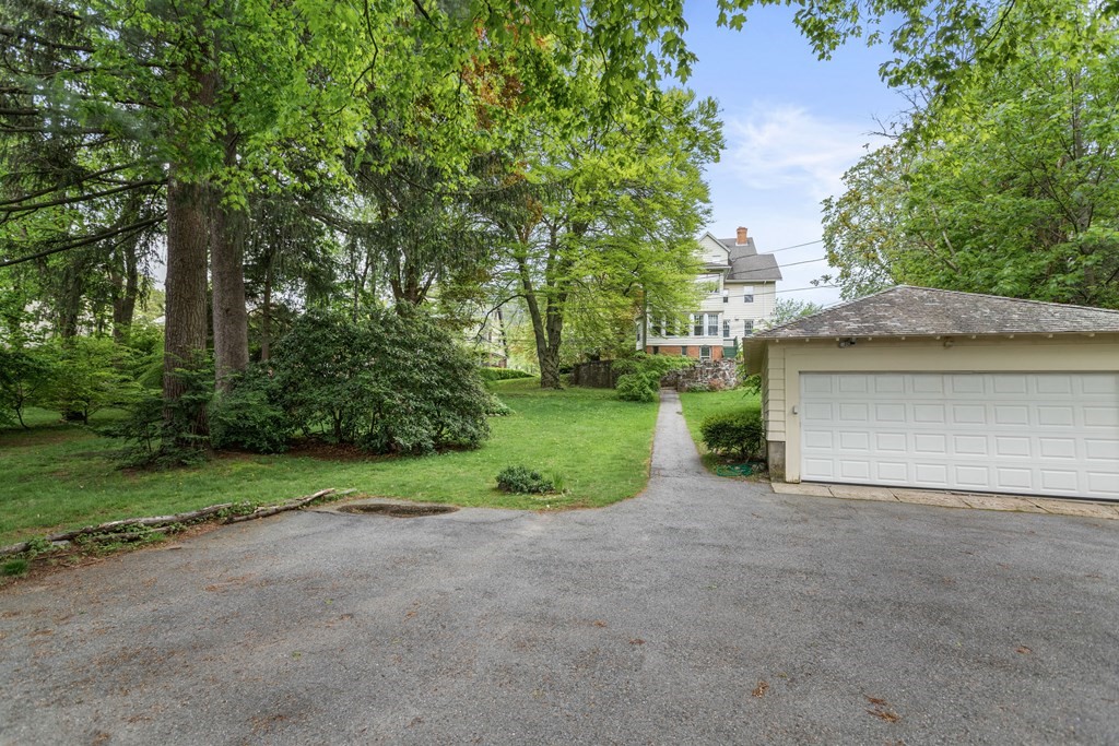 242 Salisbury Street Worcester, MA 01609 - Photo 39 of 42