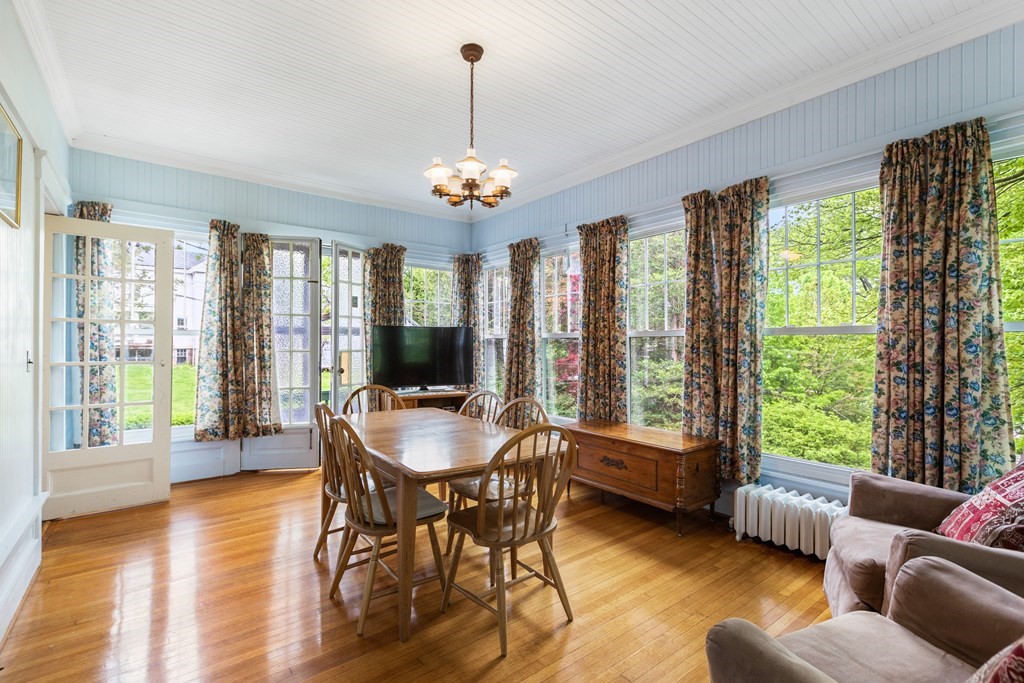 242 Salisbury Street Worcester, MA 01609 - Photo 10 of 42