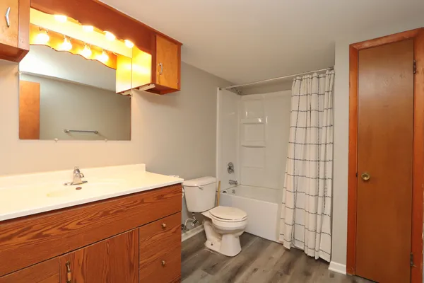 a view of utility room with washer and dryer