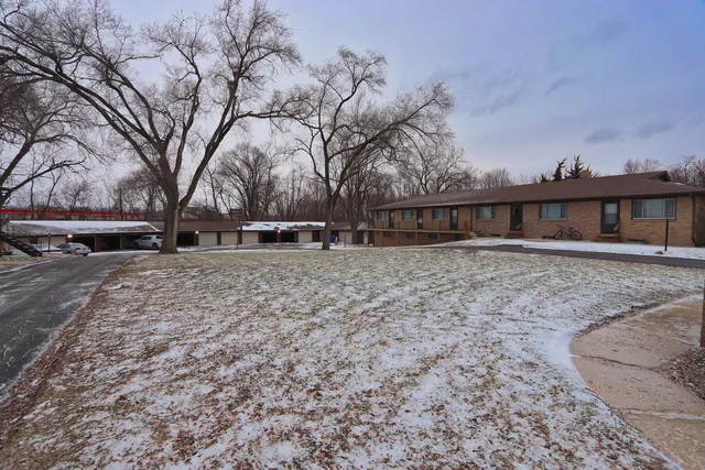 $1,400 | 322 Maple Drive, Unit 7, Morris, IL 60450