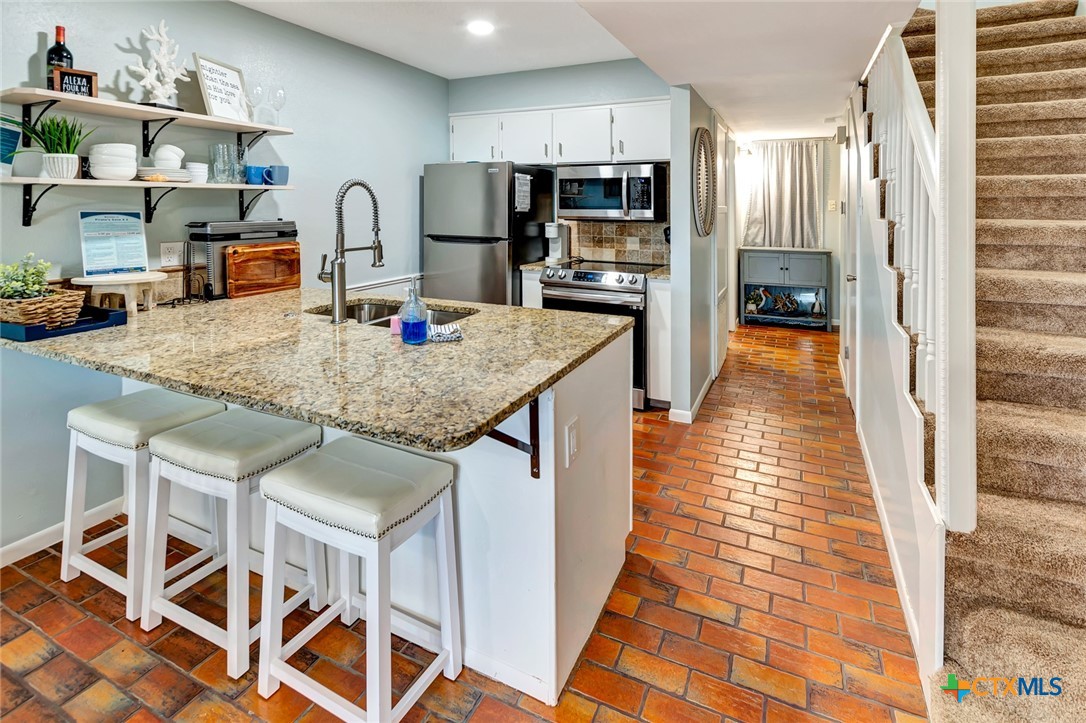 462 15th Street, Unit 2 Port O'Connor, TX 77982 - Photo 4 of 32