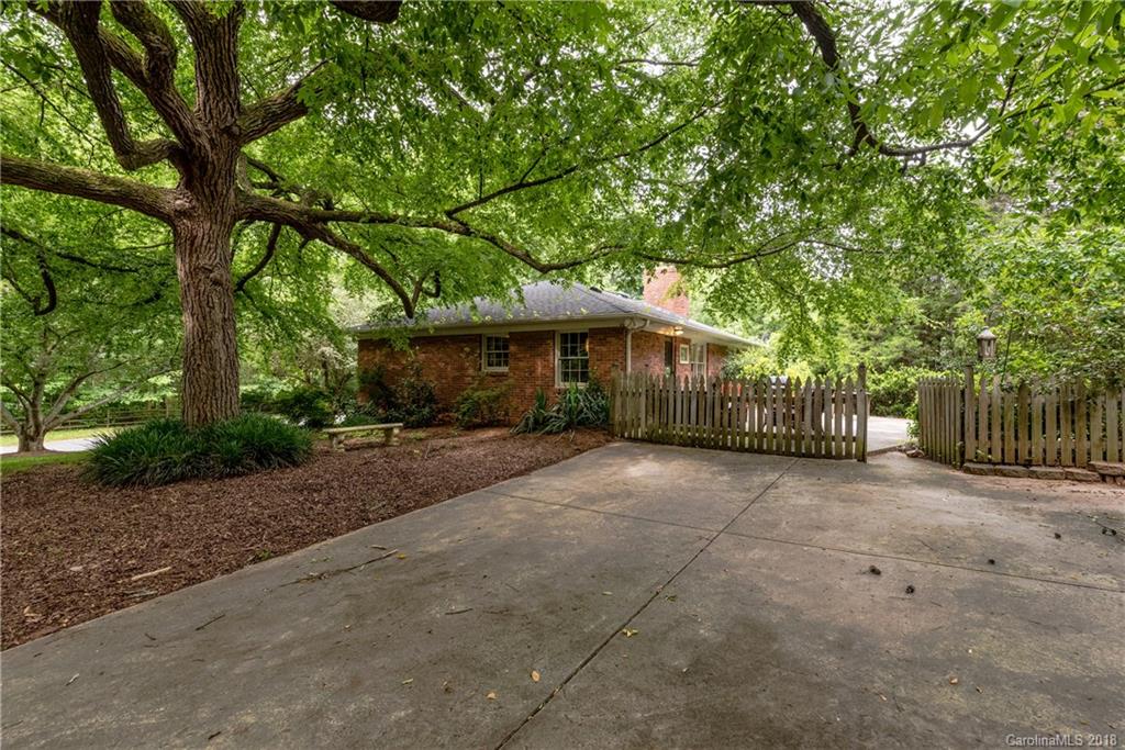 6423 Pella Road, Unit 10 Charlotte, NC 28211 - Photo 28 of 29 Gallery Image 28
