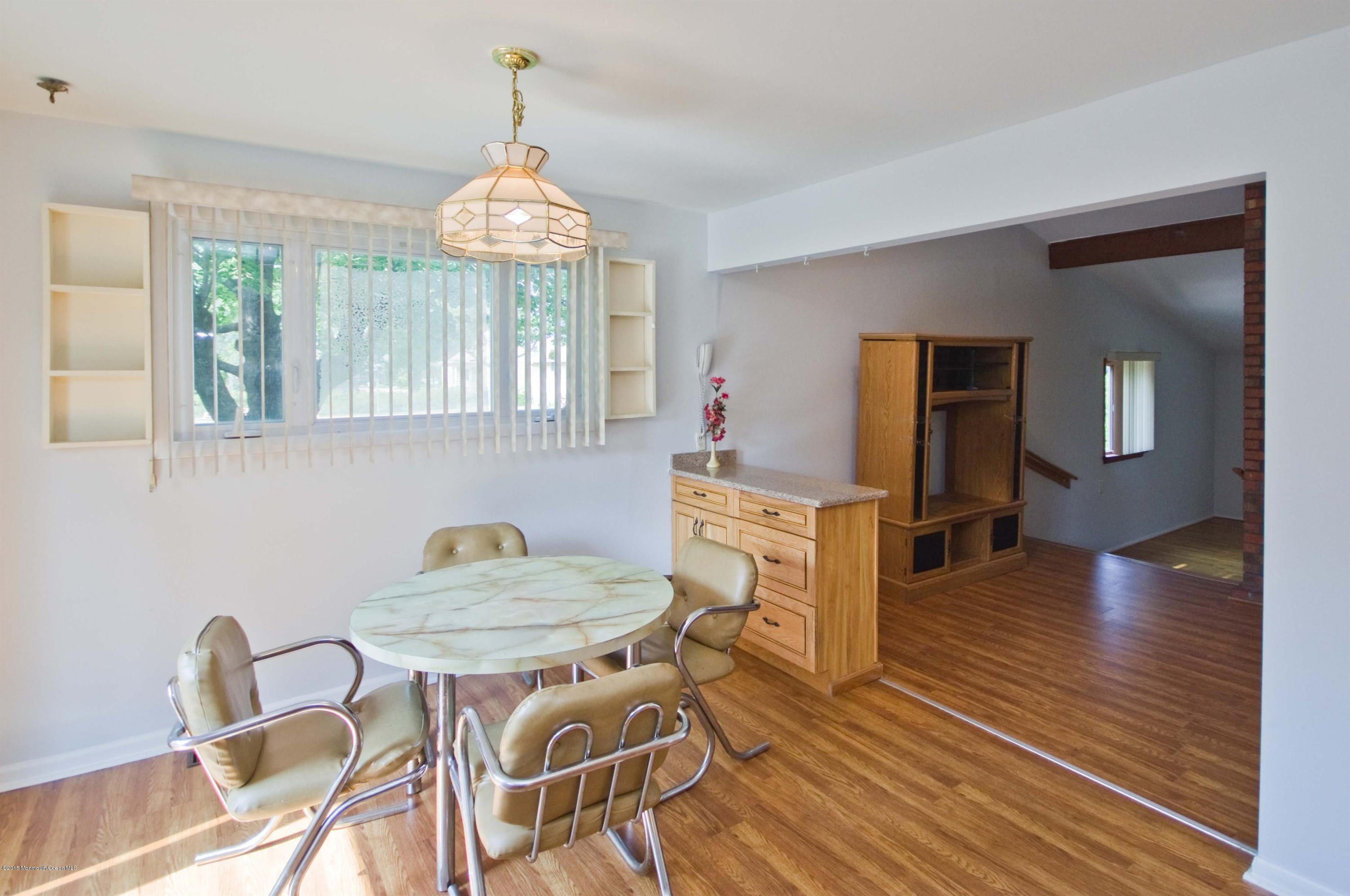 990 Neck Road Burlington, NJ 08016 - Photo 14 of 33 016_KITCHEN
