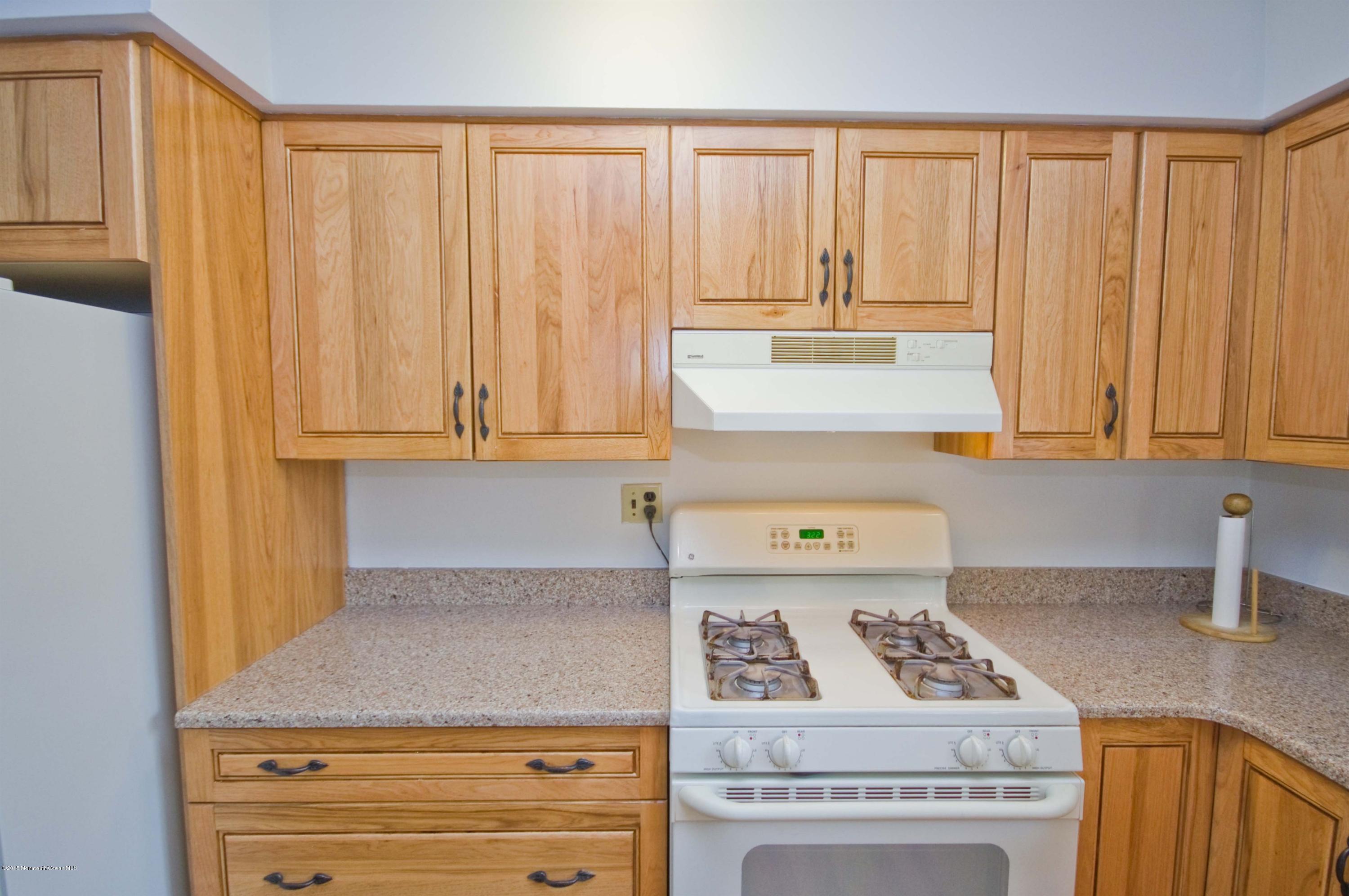 990 Neck Road Burlington, NJ 08016 - Photo 21 of 33 018_KITCHEN