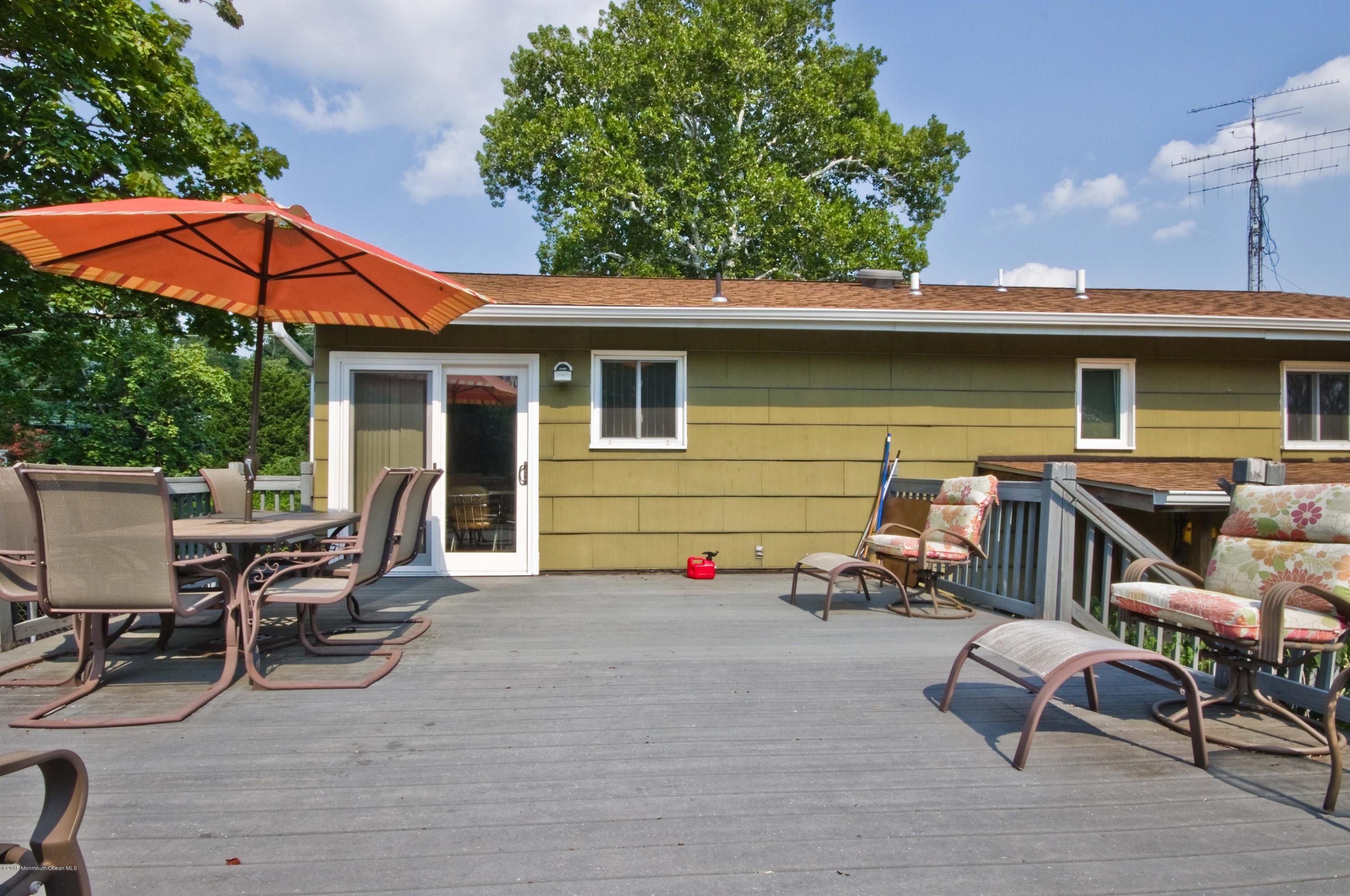990 Neck Road Burlington, NJ 08016 - Photo 27 of 33 027_DECK