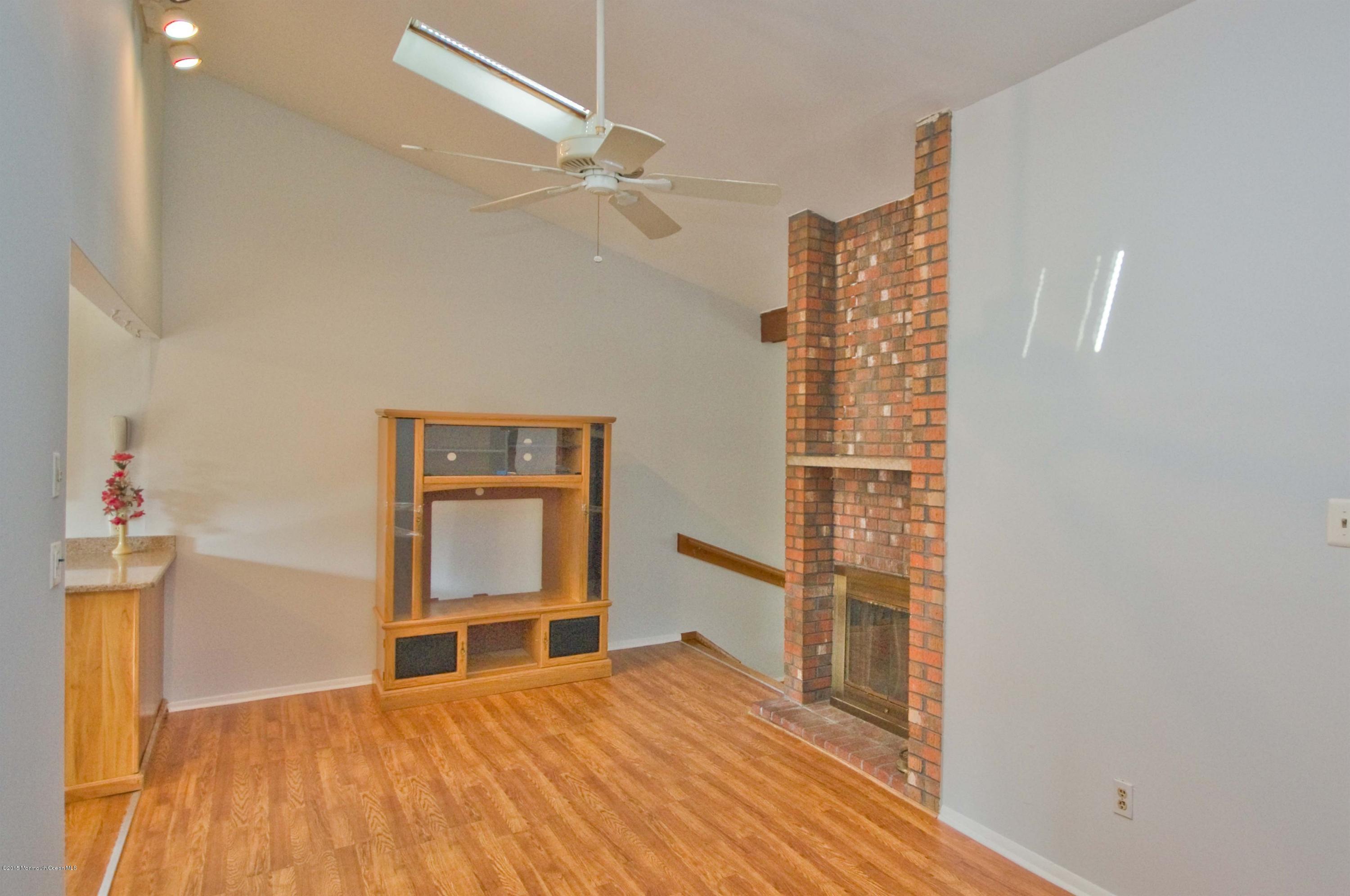 990 Neck Road Burlington, NJ 08016 - Photo 8 of 33 009_DEN